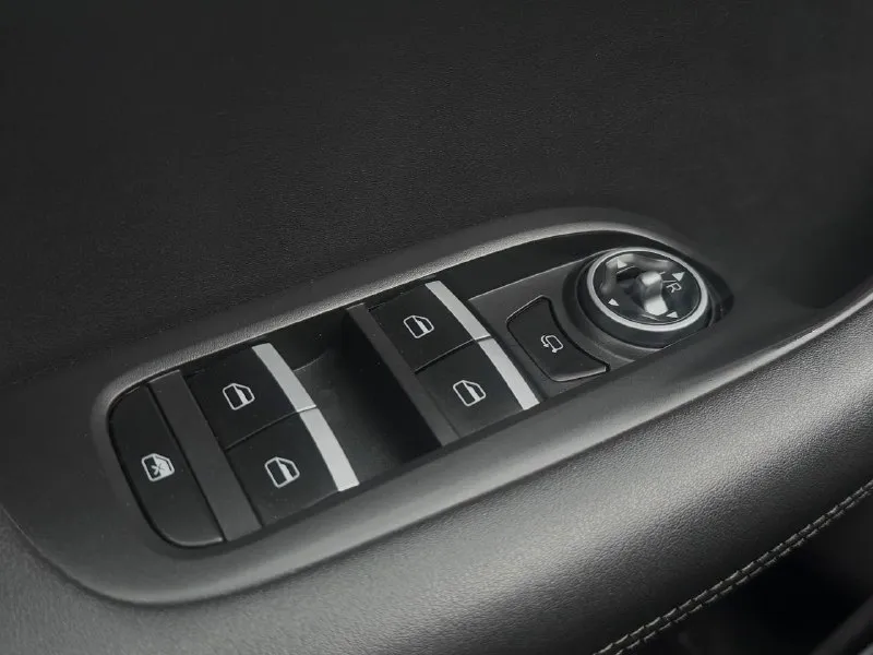 🚘 в продаже chery tiggo 7 pro год выпуска: 2023 пробег на табло: 56 516 км птс: электронный двигатель: 1.5 бензин трансмиссия: cvt vin: lvvdb21b0pd784292 цена: 1 330 000 руб. 📞 + 7 (938) 130-35-61 адрес: г. ростов-на-дону, тц «сиверс», пр. сиверса, 23 – как нас найти способы оплаты: — наличные; — кредит (20 банков); — безнал без ндс; — обмен на ваш авто. больше подробностей об авто и способах оплаты узнавайте у менеджера @autozaorndbot ___________ смотрите все авто в наличии – https://autozao. ru/ max. ru/auto_zao_rnd 💬 🗺️ присоединяйтесь к авто зао в других городах: — москва — краснодар — авто зао юг (новый регион) - фотография - 5