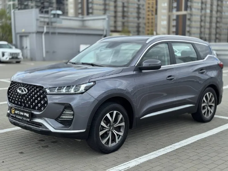 🚘 в продаже chery tiggo 7 pro год выпуска: 2023 пробег на табло: 54 978 км птс: электронный двигатель: 1.5 бензин трансмиссия: cvt vin: lvvdb21b8pd715981 цена: 1 330 000 руб. 📞 + 7 (938) 130-35-61 адрес: г. ростов-на-дону, тц «сиверс», пр. сиверса, 23 – как нас найти способы оплаты: — наличные; — кредит (20 банков); — безнал без ндс; — обмен на ваш авто. больше подробностей об авто и способах оплаты узнавайте у менеджера @autozaorndbot ___________ смотрите все авто в наличии – https://autozao. ru/ max. ru/auto_zao_rnd 💬 🗺️ присоединяйтесь к авто зао в других городах: — москва — краснодар — авто зао юг (новый регион) - фотография - 1