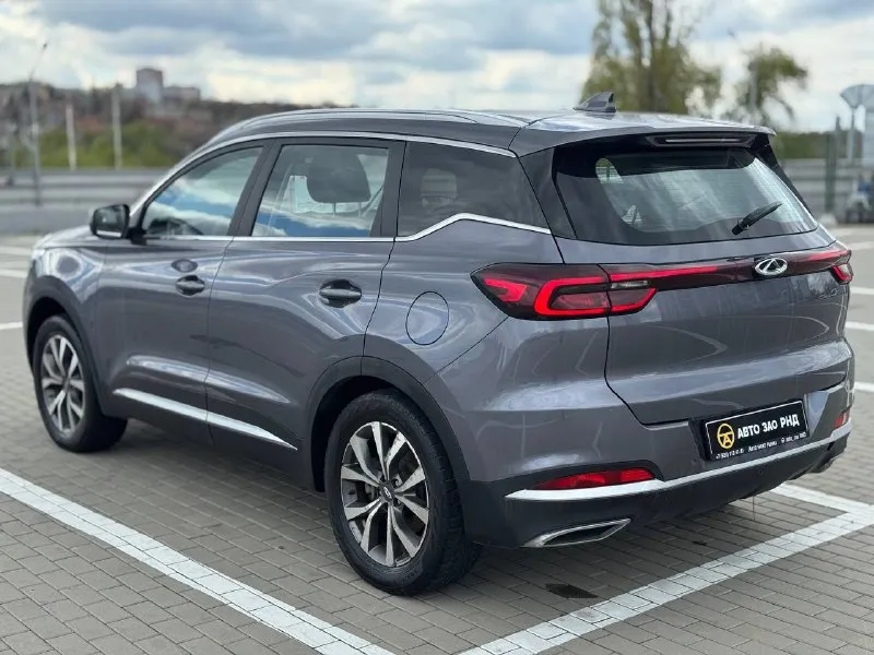 🚘 в продаже chery tiggo 7 pro год выпуска: 2023 пробег на табло: 54 978 км птс: электронный двигатель: 1.5 бензин трансмиссия: cvt vin: lvvdb21b8pd715981 цена: 1 330 000 руб. 📞 + 7 (938) 130-35-61 адрес: г. ростов-на-дону, тц «сиверс», пр. сиверса, 23 – как нас найти способы оплаты: — наличные; — кредит (20 банков); — безнал без ндс; — обмен на ваш авто. больше подробностей об авто и способах оплаты узнавайте у менеджера @autozaorndbot ___________ смотрите все авто в наличии – https://autozao. ru/ max. ru/auto_zao_rnd 💬 🗺️ присоединяйтесь к авто зао в других городах: — москва — краснодар — авто зао юг (новый регион) - фотография - 3