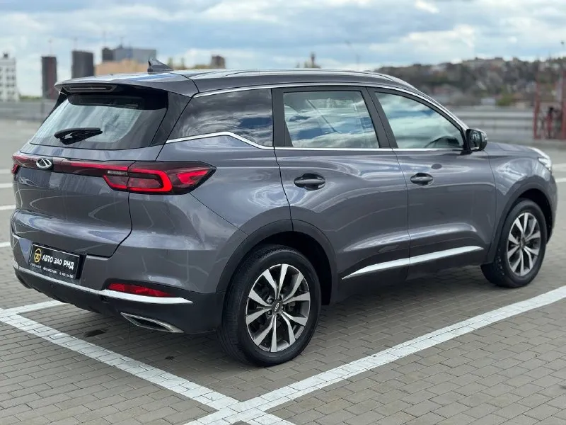 🚘 в продаже chery tiggo 7 pro год выпуска: 2023 пробег на табло: 54 978 км птс: электронный двигатель: 1.5 бензин трансмиссия: cvt vin: lvvdb21b8pd715981 цена: 1 330 000 руб. 📞 + 7 (938) 130-35-61 адрес: г. ростов-на-дону, тц «сиверс», пр. сиверса, 23 – как нас найти способы оплаты: — наличные; — кредит (20 банков); — безнал без ндс; — обмен на ваш авто. больше подробностей об авто и способах оплаты узнавайте у менеджера @autozaorndbot ___________ смотрите все авто в наличии – https://autozao. ru/ max. ru/auto_zao_rnd 💬 🗺️ присоединяйтесь к авто зао в других городах: — москва — краснодар — авто зао юг (новый регион) - фотография - 4