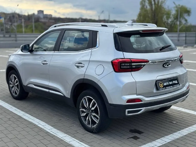🚘 в продаже chery tiggo 4 год выпуска: 2022 пробег на табло: 81 711 км птс: электронный двигатель: 1.6 бензин трансмиссия: cvt vin: lvvdb21b7pd951134 цена: 1 020 000 руб. 📞 + 7 (938) 130-35-61 адрес: г. ростов-на-дону, тц «сиверс», пр. сиверса, 23 – как нас найти способы оплаты: — наличные; — кредит (20 банков); — безнал без ндс; — обмен на ваш авто. больше подробностей об авто и способах оплаты узнавайте у менеджера @autozaorndbot ___________ смотрите все авто в наличии – https://autozao. ru/ max. ru/auto_zao_rnd 💬 🗺️ присоединяйтесь к авто зао в других городах: — москва — краснодар — авто зао юг (новый регион) - фотография - 3