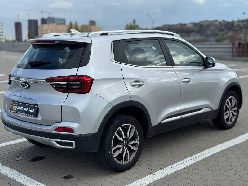 🚘 в продаже chery tiggo 4 год выпуска: 2022 пробег на табло: 81 711 км птс: электронный двигатель: 1.6 бензин трансмиссия: cvt vin: lvvdb21b7pd951134 цена: 1 020 000 руб. 📞 + 7 (938) 130-35-61 адрес: г. ростов-на-дону, тц «сиверс», пр. сиверса, 23 – как нас найти способы оплаты: — наличные; — кредит (20 банков); — безнал без ндс; — обмен на ваш авто. больше подробностей об авто и способах оплаты узнавайте у менеджера @autozaorndbot ___________ смотрите все авто в наличии – https://autozao. ru/ max. ru/auto_zao_rnd 💬 🗺️ присоединяйтесь к авто зао в других городах: — москва — краснодар — авто зао юг (новый регион) - фотография - 4