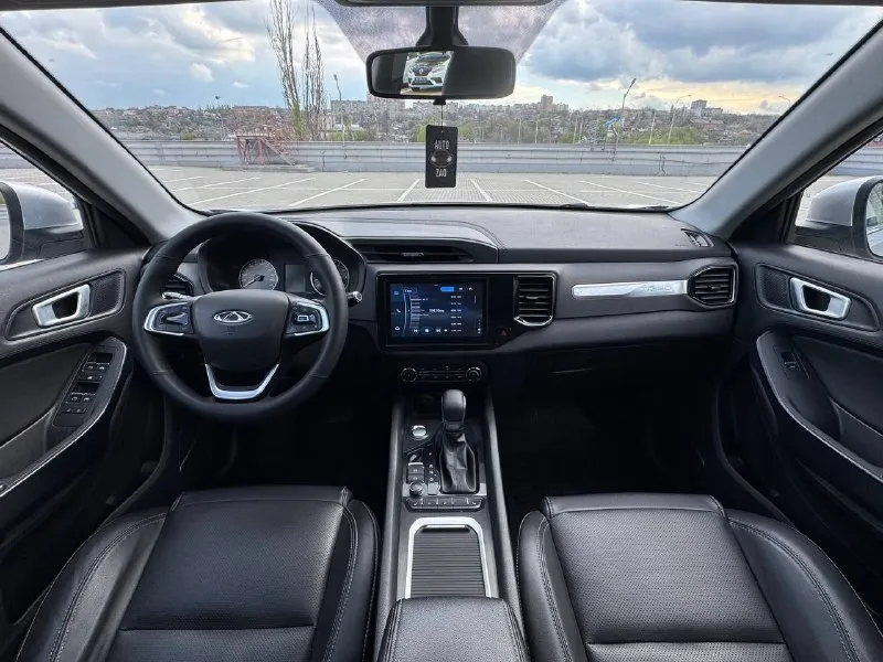 🚘 в продаже chery tiggo 4 год выпуска: 2022 пробег на табло: 81 711 км птс: электронный двигатель: 1.6 бензин трансмиссия: cvt vin: lvvdb21b7pd951134 цена: 1 020 000 руб. 📞 + 7 (938) 130-35-61 адрес: г. ростов-на-дону, тц «сиверс», пр. сиверса, 23 – как нас найти способы оплаты: — наличные; — кредит (20 банков); — безнал без ндс; — обмен на ваш авто. больше подробностей об авто и способах оплаты узнавайте у менеджера @autozaorndbot ___________ смотрите все авто в наличии – https://autozao. ru/ max. ru/auto_zao_rnd 💬 🗺️ присоединяйтесь к авто зао в других городах: — москва — краснодар — авто зао юг (новый регион) - фотография - 5