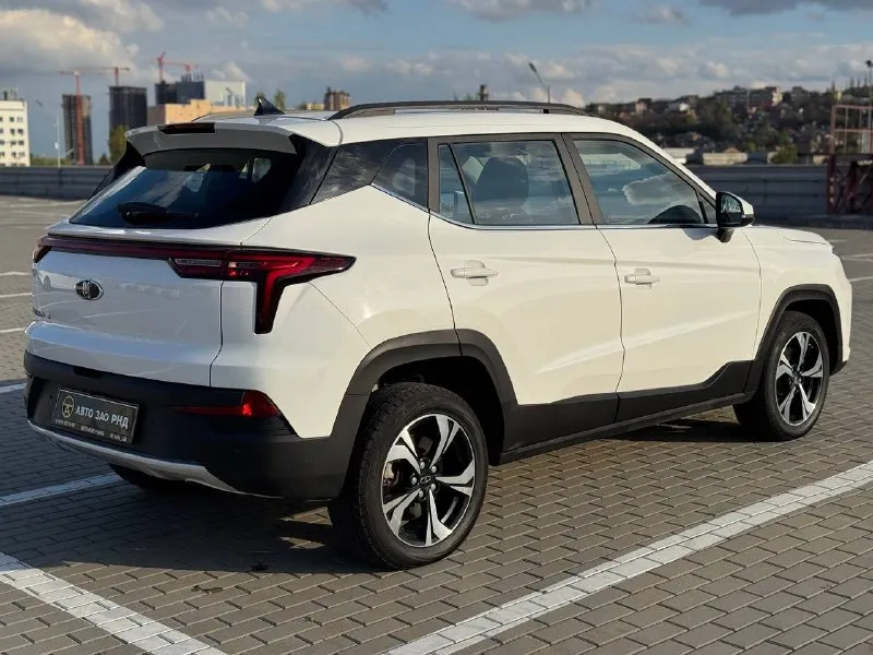 🚘 в продаже москвич 3 год выпуска: 2024 пробег на табло: 69 527 км птс: электронный двигатель: 1.5 бензин трансмиссия: cvt vin: x7lja13bac1008571 цена: 1 290 000 руб. 📞 + 7 (938) 130-35-61 адрес: г. ростов-на-дону, тц «сиверс», пр. сиверса, 23 – как нас найти способы оплаты: — наличные; — кредит (20 банков); — безнал без ндс; — обмен на ваш авто. больше подробностей об авто и способах оплаты узнавайте у менеджера @autozaorndbot ___________ смотрите все авто в наличии – https://autozao. ru/ max. ru/auto_zao_rnd 💬 🗺️ присоединяйтесь к авто зао в других городах: — москва — краснодар — авто зао юг (новый регион) - фотография - 3