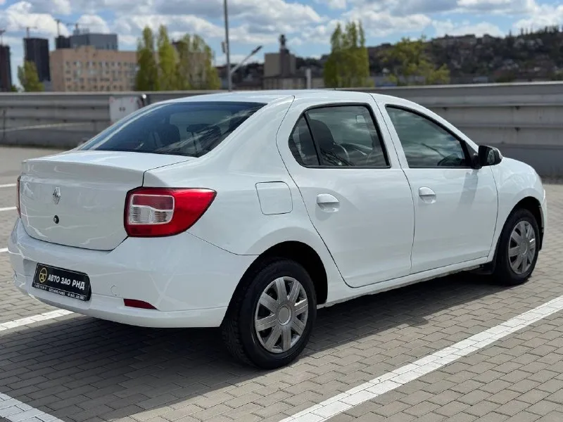 🚘 в продаже renault logan год выпуска: 2021 пробег на табло: 86 031 км птс: электронный двигатель: 1.6 бензин трансмиссия: мт vin: x7l4srlv468417577 цена: 580 000 руб. 📞 + 7 (938) 130-35-61 адрес: г. ростов-на-дону, тц «сиверс», пр. сиверса, 23 – как нас найти способы оплаты: — наличные; — кредит (20 банков); — безнал без ндс; — обмен на ваш авто. больше подробностей об авто и способах оплаты узнавайте у менеджера @autozaorndbot ___________ смотрите все авто в наличии – https://autozao. ru/ max. ru/auto_zao_rnd 💬 🗺️ присоединяйтесь к авто зао в других городах: — москва — краснодар — авто зао юг (новый регион) - фотография - 4