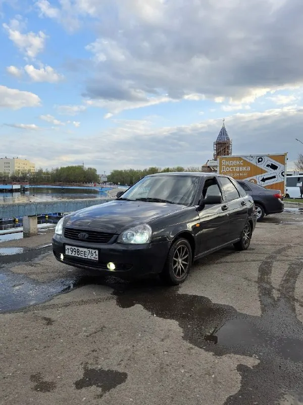 Лада приора, 2008 год 218к родного пробега эур, кондиционер, стеклоподъёмники, пологревы, все работает отлично никогда ничего не варилось, дно, пороги, стаканы в отличном состоянии все светится, горит мотор был откапитален 30к назад, никаких нареканий нет, работает отлично коробка также без нареканий музыка простая чистый, опрятный салон 330к, небольшой торг контакты: 89183419006 - фотография - 1
