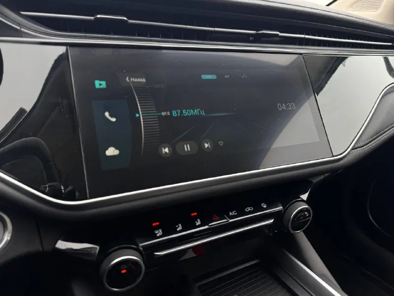 🚘 в продаже omoda s5 год выпуска: 2023 пробег на табло: 43 409 км птс: электронный двигатель: 1.5 бензин трансмиссия: cvt vin: lvvdc21b5pd207304 цена: 1 020 000 новая цена: 1 000 000 руб. 📞 + 7 (938) 130-35-61 адрес: г. ростов-на-дону, тц «сиверс», пр. сиверса, 23 – как нас найти способы оплаты: — наличные; — кредит (20 банков); — безнал без ндс; — обмен на ваш авто. больше подробностей об авто и способах оплаты узнавайте у менеджера @autozaorndbot ___________ смотрите все авто в наличии – https://autozao. ru/ max. ru/auto_zao_rnd 💬 🗺️ присоединяйтесь к авто зао в других городах: — москва — краснодар — авто зао юг (новый регион) - фотография - 7