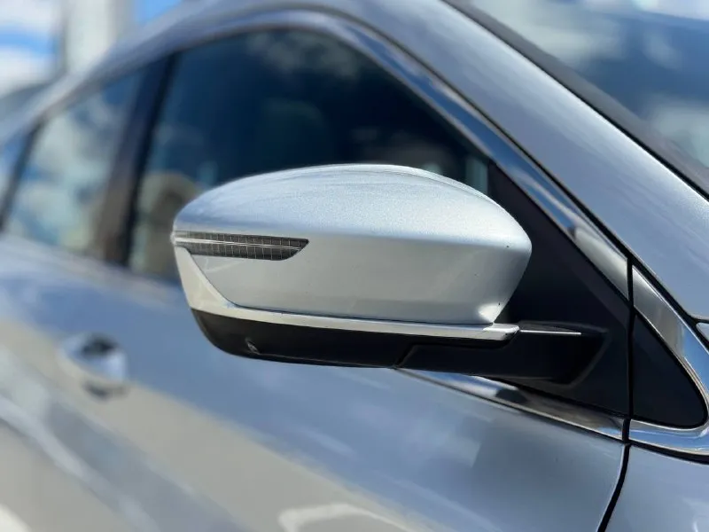 🚘 в продаже geely coolray год выпуска: 2022 пробег на табло: 71 362 км птс: электронный двигатель: 1.5 бензин трансмиссия: amt vin: y4k8622z6nb905933 цена: 1 440 000 руб. 📞 + 7 (938) 130-35-61 адрес: г. ростов-на-дону, тц «сиверс», пр. сиверса, 23 – как нас найти способы оплаты: — наличные; — кредит (20 банков); — безнал без ндс; — обмен на ваш авто. больше подробностей об авто и способах оплаты узнавайте у менеджера @autozaorndbot ___________ смотрите все авто в наличии – https://autozao. ru/ max. ru/auto_zao_rnd 💬 🗺️ присоединяйтесь к авто зао в других городах: — москва — краснодар — авто зао юг (новый регион) - фотография - 5
