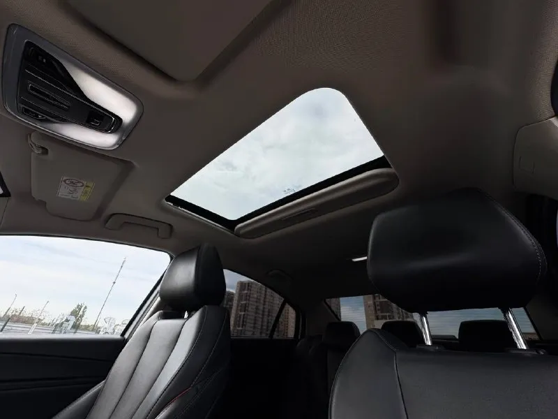 🚘 в продаже omoda s5 год выпуска: 2023 пробег на табло: 47 701 км птс: электронный, юр. чистый двигатель: 1.5 бензин трансмиссия: cvt vin: lvvdc21b1pd207428 цена: 1 070 000 руб. 📞 + 7 (938) 130-35-61 адрес: г. ростов-на-дону, тц «сиверс», пр. сиверса, 23 – как нас найти способы оплаты: — наличные; — кредит (20 банков); — безнал без ндс; — обмен на ваш авто. больше подробностей об авто и способах оплаты узнавайте у менеджера @autozaorndbot ___________ смотрите все авто в наличии – https://autozao. ru/ max. ru/auto_zao_rnd 💬 🗺️ присоединяйтесь к авто зао в других городах: — москва — краснодар — авто зао юг (новый регион) - фотография - 7
