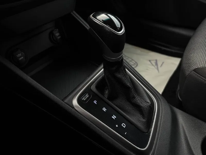 🚘 в продаже hyundai solaris год выпуска: 2020 пробег на табло: 137 745 км птс: электронный, юр. чистый двигатель: 1.4 бензин трансмиссия: at vin: z94k241bbmr259909 цена: 860 000 руб. 📞 + 7 (938) 130-35-61 адрес: г. ростов-на-дону, тц «сиверс», пр. сиверса, 23 – как нас найти способы оплаты: — наличные; — кредит (20 банков); — безнал без ндс; — обмен на ваш авто. больше подробностей об авто и способах оплаты узнавайте у менеджера @autozaorndbot ___________ смотрите все авто в наличии – https://autozao. ru/ max. ru/auto_zao_rnd 💬 🗺️ присоединяйтесь к авто зао в других городах: — москва — краснодар — авто зао юг (новый регион) - фотография - 6