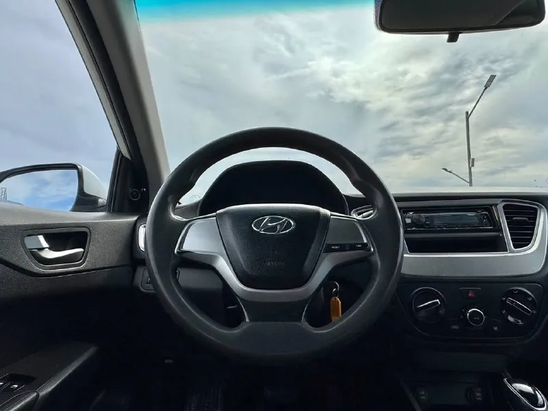 🚘 в продаже hyundai solaris год выпуска: 2020 пробег на табло: 137 745 км птс: электронный, юр. чистый двигатель: 1.4 бензин трансмиссия: at vin: z94k241bbmr259909 цена: 860 000 руб. 📞 + 7 (938) 130-35-61 адрес: г. ростов-на-дону, тц «сиверс», пр. сиверса, 23 – как нас найти способы оплаты: — наличные; — кредит (20 банков); — безнал без ндс; — обмен на ваш авто. больше подробностей об авто и способах оплаты узнавайте у менеджера @autozaorndbot ___________ смотрите все авто в наличии – https://autozao. ru/ max. ru/auto_zao_rnd 💬 🗺️ присоединяйтесь к авто зао в других городах: — москва — краснодар — авто зао юг (новый регион) - фотография - 7