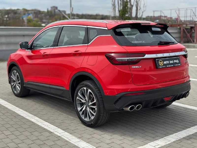 🚘 в продаже geely coolray год выпуска: 2022 пробег на табло: 57 956 км птс: электронный, юр. чистый двигатель: 1.5 бензин трансмиссия: aмт vin: y4k8622z3nb905775 цена: 1 430 000 руб. 📞 + 7 (938) 130-35-61 адрес: г. ростов-на-дону, тц «сиверс», пр. сиверса, 23 – как нас найти способы оплаты: — наличные; — кредит (20 банков); — безнал без ндс; — обмен на ваш авто. больше подробностей об авто и способах оплаты узнавайте у менеджера @autozaorndbot ___________ смотрите все авто в наличии – https://autozao. ru/ max. ru/auto_zao_rnd 💬 🗺️ присоединяйтесь к авто зао в других городах: — москва — краснодар — авто зао юг (новый регион) - фотография - 3