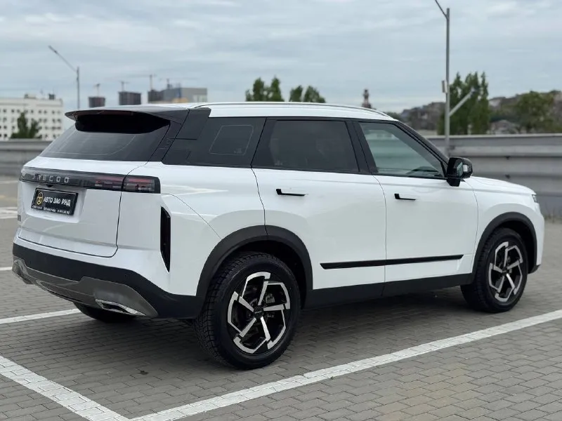 🚘 в продаже jaecoo j7 год выпуска: 2025 пробег на табло: 21 593 км птс: электронный, юр. чистый двигатель: 1.6 бензин трансмиссия: aмт vin: edxdb21b2sc030270 цена: 2 080 000 руб. 📞 + 7 (938) 130-35-61 адрес: г. ростов-на-дону, тц «сиверс», пр. сиверса, 23 – как нас найти способы оплаты: — наличные; — кредит (20 банков); — безнал без ндс; — обмен на ваш авто. больше подробностей об авто и способах оплаты узнавайте у менеджера @autozaorndbot ___________ смотрите все авто в наличии – https://autozao. ru/ max. ru/auto_zao_rnd 💬 🗺️ присоединяйтесь к авто зао в других городах: — москва — краснодар — авто зао юг (новый регион) - фотография - 3
