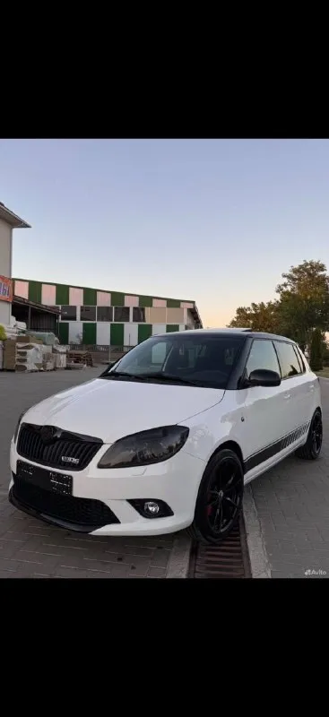 Skoda fabia rs 2011 двигатель прошел капитальный ремонт и гильзовку 10.000км назад новые свечи то каждые 6 тыс дсг работает отлично без пинков весь перед в бронепленке! стоит приятный прямоточный выхлоп состояние авто идеальное мультимедиа от фольксвагена оригинал с карплей для 1.4 очень хороший набор скорости установлены новые тормозные диски с перфорацией полностью готовый автомобиль в который не нужно ничего вкладывать! ездила строго на 100 бензине +79193995050 крым - фотография - 1