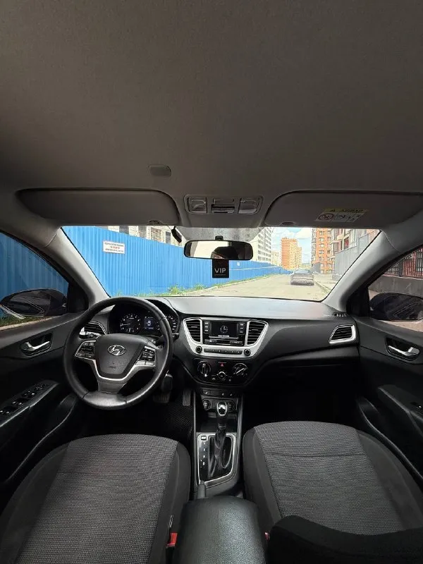В продаже от собственника! hyundai solaris, 2019 год, 1,6 ат по технической части вложений не требует, пробег родной 159.000 тыс км. катализатор удалён на 90 тыс, цепь заменена на 130 тыс, замена масла каждые 7-8 тыс км. я второй собственник, перед покупкой делал полностью диагностику и эндоскопию, всё отлично. автомобиль масла не расходует от слова совсем. кузов недавно был отполирован и покрыт керамикой, по электрике всё исправно, подогревы сидений и руля работают. кондиционер обслужен перед летом. автомат переключает без пинков. по ходовой без нареканий. два комплекта колёс, лето р17 диски на летней резине (резина на докат) и штампованные диски на зимней резине. из косяков: трещина на лобовом (обзору не мешает, на учёт поставил без проблем, всё остекление оригинальное) и есть косячки по лкп в силу возраста в виде сколов и царапин. цена 1.270.000₽ торг +79518286540 - фотография - 4