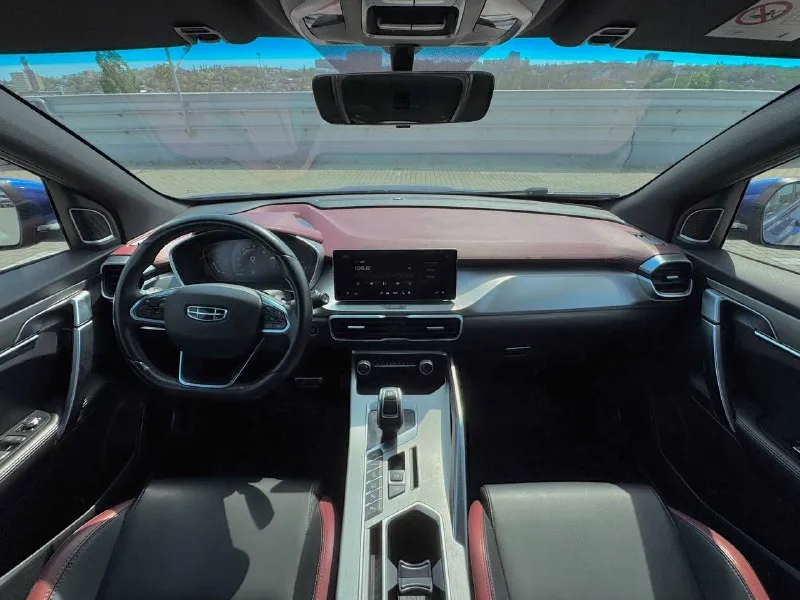 🚘 в продаже geely coolray год выпуска: 2022 пробег на табло: 61 835 км птс: электронный, юр. чистый двигатель: 1.5 бензин трансмиссия: aмт vin: y4k8622z6nb906905 цена: 1 440 000 руб. 📞 + 7 (938) 130-35-61 адрес: г. ростов-на-дону, тц «сиверс», пр. сиверса, 23 – как нас найти способы оплаты: — наличные; — кредит (20 банков); — безнал без ндс; — обмен на ваш авто. больше подробностей об авто и способах оплаты узнавайте у менеджера @autozaorndbot ___________ смотрите все авто в наличии – https://autozao. ru/ max. ru/auto_zao_rnd 💬 🗺️ присоединяйтесь к авто зао в других городах: — москва — краснодар — авто зао юг (новый регион) - фотография - 5