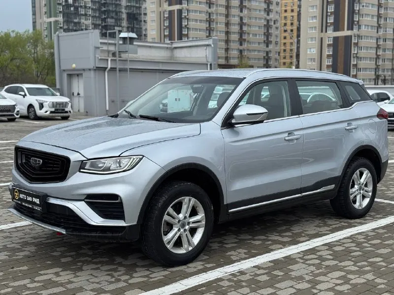 🚘 в продаже geely atlas pro год выпуска: 2023 пробег на табло: 71 059 км птс: электронный двигатель: 1.5 бензин трансмиссия: at vin: y4k8722z9pb305133 цена: 1 430 000 новая цена: 1 390 000 руб. 📞 + 7 (938) 130-35-61 адрес: г. ростов-на-дону, тц «сиверс», пр. сиверса, 23 – как нас найти способы оплаты: — наличные; — кредит (20 банков); — безнал без ндс; — обмен на ваш авто. больше подробностей об авто и способах оплаты узнавайте у менеджера @autozaorndbot ___________ смотрите все авто в наличии – https://autozao. ru/ max. ru/auto_zao_rnd 💬 🗺️ присоединяйтесь к авто зао в других городах: — москва — краснодар — авто зао юг (новый регион) - фотография - 1