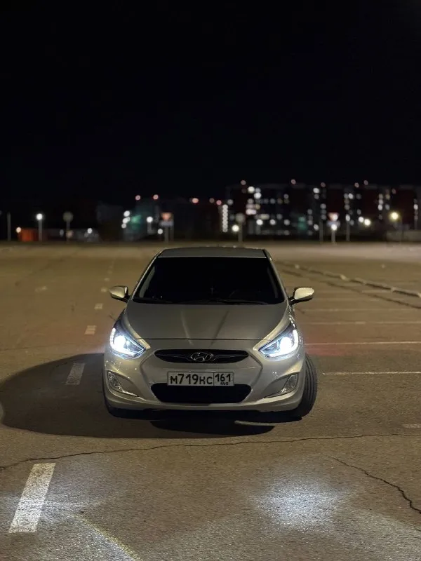 Hyundai solaris 2011 900.000₽ акпп 1.6 195000 ростов-на-дону 89044499918 обслуженная живая машина, 1 хозяин, масло менялось каждые 8000км, мотор и коробка в идеале, родной пробег, есть пара моментов по кузову, лето-литые, зима-штамповка с колпаками, по всем вопросам пишите или звоните, без дтп, машина в семье с момента покупки с салона в 2011г, рынок мониторю, за 750-800 крученные пробеги, пустые комплектации, адекватно оцениваю автомобиль по телефону не торгуюсь - фотография - 2