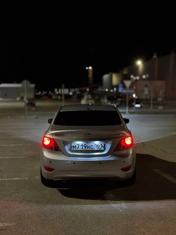 Hyundai solaris 2011 900.000₽ акпп 1.6 195000 ростов-на-дону 89044499918 обслуженная живая машина, 1 хозяин, масло менялось каждые 8000км, мотор и коробка в идеале, родной пробег, есть пара моментов по кузову, лето-литые, зима-штамповка с колпаками, по всем вопросам пишите или звоните, без дтп, машина в семье с момента покупки с салона в 2011г, рынок мониторю, за 750-800 крученные пробеги, пустые комплектации, адекватно оцениваю автомобиль по телефону не торгуюсь - фотография - 5