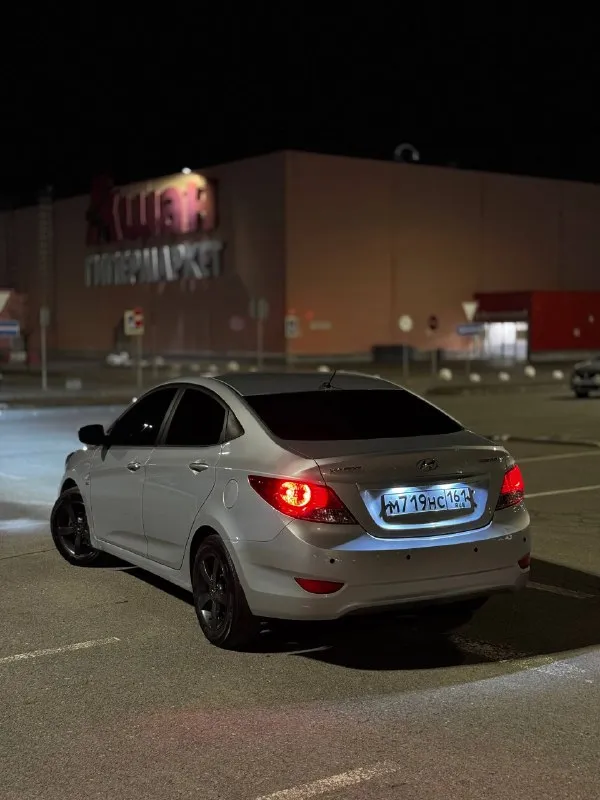Hyundai solaris 2011 900.000₽ акпп 1.6 195000 ростов-на-дону 89044499918 обслуженная живая машина, 1 хозяин, масло менялось каждые 8000км, мотор и коробка в идеале, родной пробег, есть пара моментов по кузову, лето-литые, зима-штамповка с колпаками, по всем вопросам пишите или звоните, без дтп, машина в семье с момента покупки с салона в 2011г, рынок мониторю, за 750-800 крученные пробеги, пустые комплектации, адекватно оцениваю автомобиль по телефону не торгуюсь - фотография - 6