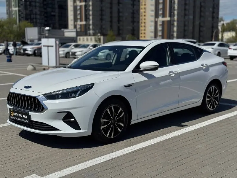 🚘 в продаже jac j7 год выпуска: 2023 пробег на табло: 68 391 км птс: электронный двигатель: 1.5 бензин трансмиссия: cvt vin: mx1j7aggxpk059560 цена: 920 000 новая цена: 910 000 руб. 📞 + 7 (938) 130-35-61 адрес: г. ростов-на-дону, тц «сиверс», пр. сиверса, 23 – как нас найти способы оплаты: — наличные; — кредит (20 банков); — безнал без ндс; — обмен на ваш авто. больше подробностей об авто и способах оплаты узнавайте у менеджера @autozaorndbot ___________ смотрите все авто в наличии – https://autozao. ru/ max. ru/auto_zao_rnd 💬 🗺️ присоединяйтесь к авто зао в других городах: — москва — краснодар — авто зао юг (новый регион) - фотография - 1