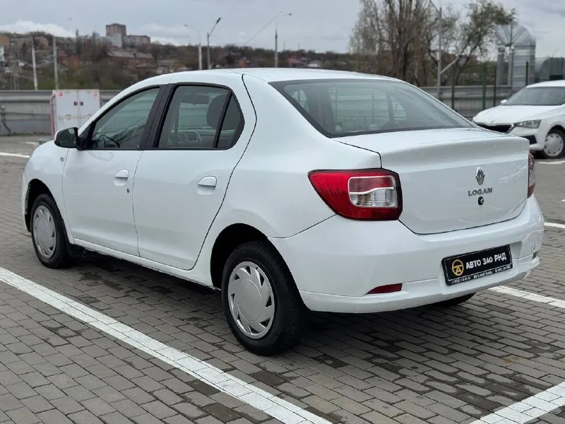 🚘 в продаже renault logan год выпуска: 2021 пробег на табло: 137 582 км птс: электронный, юр. чистый двигатель: 1.6 бензин трансмиссия: мт vin: x7l4srlv467548717 цена: 540 000 новая цена: 530 000 руб. 📞 + 7 (938) 130-35-61 адрес: г. ростов-на-дону, тц «сиверс», пр. сиверса, 23 – как нас найти способы оплаты: — наличные; — кредит (20 банков); — безнал без ндс; — обмен на ваш авто. больше подробностей об авто и способах оплаты узнавайте у менеджера @autozaorndbot ___________ смотрите все авто в наличии – https://autozao. ru/ max. ru/auto_zao_rnd 💬 🗺️ присоединяйтесь к авто зао в других городах: — москва — краснодар — авто зао юг (новый регион) - фотография - 3