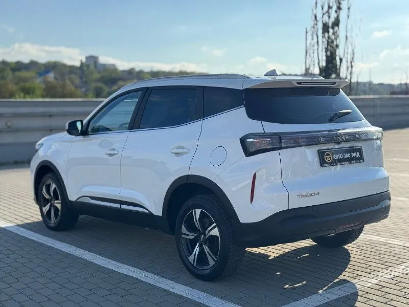🚘 в продаже chery tiggo 4 год выпуска: 2025 пробег на табло: 25 179 км птс: электронный двигатель: 1.5 бензин трансмиссия: amt vin: ededb21b9sc014740 цена: 1 710 000 руб. 📞 + 7 (938) 130-35-61 адрес: г. ростов-на-дону, тц «сиверс», пр. сиверса, 23 – как нас найти способы оплаты: — наличные; — кредит (20 банков); — безнал без ндс; — обмен на ваш авто. больше подробностей об авто и способах оплаты узнавайте у менеджера @autozaorndbot ___________ смотрите все авто в наличии – https://autozao. ru/ max. ru/auto_zao_rnd 💬 🗺️ присоединяйтесь к авто зао в других городах: — москва — краснодар — авто зао юг (новый регион) - фотография - 3
