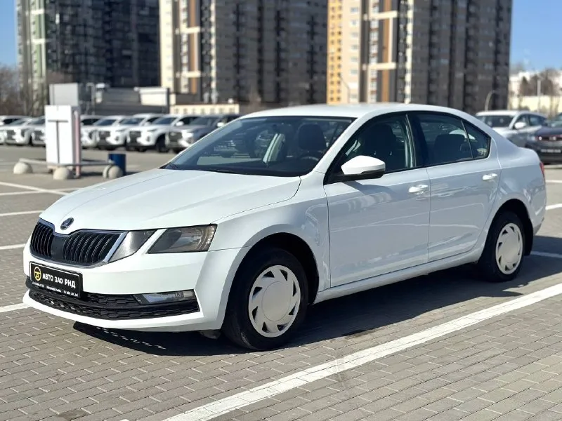 🚘 в продаже skoda octavia год выпуска: 2020 пробег на табло: 135 665 км птс: электронный двигатель: 1.6 бензин трансмиссия: at vin: xw8an2ne0lh023052 цена: 940 000 новая цена: 930 000 руб. 📞 + 7 (938) 130-35-61 адрес: г. ростов-на-дону, тц «сиверс», пр. сиверса, 23 – как нас найти способы оплаты: — наличные; — кредит (20 банков); — безнал без ндс; — обмен на ваш авто. больше подробностей об авто и способах оплаты узнавайте у менеджера @autozaorndbot ___________ смотрите все авто в наличии – https://autozao. ru/ max. ru/auto_zao_rnd 💬 🗺️ присоединяйтесь к авто зао в других городах: — москва — краснодар — авто зао юг (новый регион) - фотография - 1