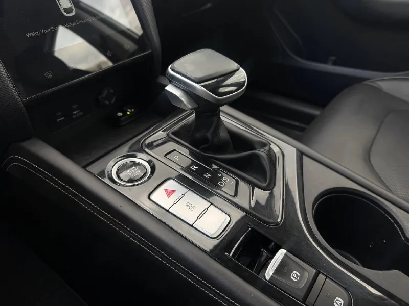 🚘 в продаже jac j7 год выпуска: 2023 пробег на табло: 70 123 км птс: электронный двигатель: 1.5 бензин трансмиссия: cvt vin: mx1j7aggxpk057668 цена: 910 000 новая цена: 890 000 руб. 📞 + 7 (938) 130-35-61 адрес: г. ростов-на-дону, тц «сиверс», пр. сиверса, 23 – как нас найти способы оплаты: — наличные; — кредит (20 банков); — безнал без ндс; — обмен на ваш авто. больше подробностей об авто и способах оплаты узнавайте у менеджера @autozaorndbot ___________ смотрите все авто в наличии – https://autozao. ru/ max. ru/auto_zao_rnd 💬 🗺️ присоединяйтесь к авто зао в других городах: — москва — краснодар — авто зао юг (новый регион) - фотография - 8