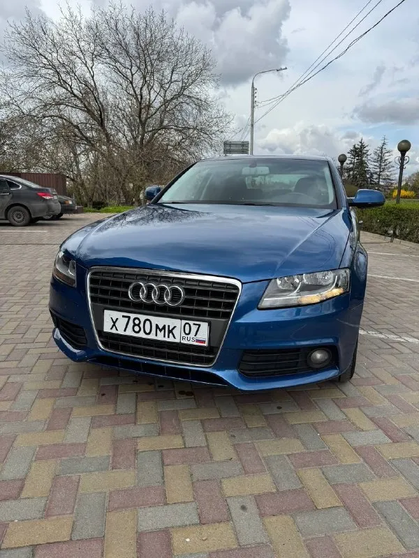 Продам audi a4 b8🚙 2011 год 🔹 зелёная✅ автотека (без дтп) машина в очень хорошем состоянии и с родным пробегом, не крученным, что очень редко в наше время. пробег:204 тысячи с копейками. по кузову:даже малейшего намёка на рыжик вы не найдёте, машина вся одного цвета нет разноцветных деталей матовости и прочего. цвет очень и очень красивый, виды собирает сходу!)особенно когда выезжает с автомойки блестит как зеркало наполированное!) по технике: 1️⃣мотор коробка в идеальнейшем состоянии смысла даже нет об этом говорить потому что не пинков не посторонних звуков нет, проехала 1500 км уровень масла совсем не изменился, на этих машинах это об очень многом говорит! в машине уверен, повезёт куда угодно и когда угодно вообще без проблем!) ростов(западный)🌇 89185273229 89885494892 89966137738 звоните не стесняйтесь либо пишите в личку рад буду ответить! цена машины 965 + торг - фотография - 1