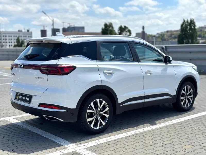 🚘 в продаже chery tiggo 7 год выпуска: 2023 пробег на табло: 71 597 км птс: электронный, юр. чистый двигатель: 1.5 бензин трансмиссия: aмт vin: lvvdb21b7pd729080 цена: 1 350 000 руб. 📞 + 7 (938) 130-35-61 адрес: г. ростов-на-дону, тц «сиверс», пр. сиверса, 23 – как нас найти способы оплаты: — наличные; — кредит (20 банков); — безнал без ндс; — обмен на ваш авто. больше подробностей об авто и способах оплаты узнавайте у менеджера @autozaorndbot ___________ смотрите все авто в наличии – https://autozao. ru/ max. ru/auto_zao_rnd 💬 🗺️ присоединяйтесь к авто зао в других городах: — москва — краснодар — авто зао юг (новый регион) - фотография - 3