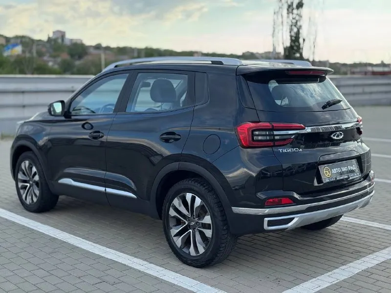🚘 в продаже chery tiggo 4 год выпуска: 2022 пробег на табло: 63 456 км птс: электронный, юр. чистый двигатель: 1.5 бензин трансмиссия: aмт vin: lvvdb21b7nd276253 цена: 1 080 000 руб. 📞 + 7 (938) 130-35-61 адрес: г. ростов-на-дону, тц «сиверс», пр. сиверса, 23 – как нас найти способы оплаты: — наличные; — кредит (20 банков); — безнал без ндс; — обмен на ваш авто. больше подробностей об авто и способах оплаты узнавайте у менеджера @autozaorndbot ___________ смотрите все авто в наличии – https://autozao. ru/ max. ru/auto_zao_rnd 💬 🗺️ присоединяйтесь к авто зао в других городах: — москва — краснодар — авто зао юг (новый регион) - фотография - 3