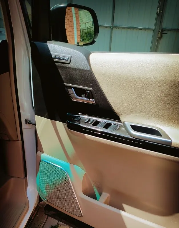 Toyota alphard hybrid 2012 2 350 000 вариатор 2,4 гибрид 280 000 км ростов-на-дону 89092589600 продам тойота альфард гибрид в очень хорошем состоянии. 7 мест. салон в идеальном состоянии. средний ряд сидений и переднее пассажирское - повышенной комфортности с оттоманками, электропривод передних сидений, память водительского сидения, японская премиальная аудиосистема alpine высокого качества, дополнительный монитор для задних пассажиров. система кругового обзора (3 камеры). боковые двери и крышка багажника с электроприводом. 10 подушек безопасности. высоковольтная батарея в хорошем состоянии, в прошлом году заменён верхний ряд элементов, установлен контроллер охлаждения батареи (что кратно продлевает ее жизнь). по двигателю и ходовой вопросов нет. масло в двс 0w20 от замены до замены без расхода. установлен фаркоп, документально оформлен. сигнализация pandora с автозапуском. литьё r18. зимняя резина на дисках в комплекте. - фотография - 9