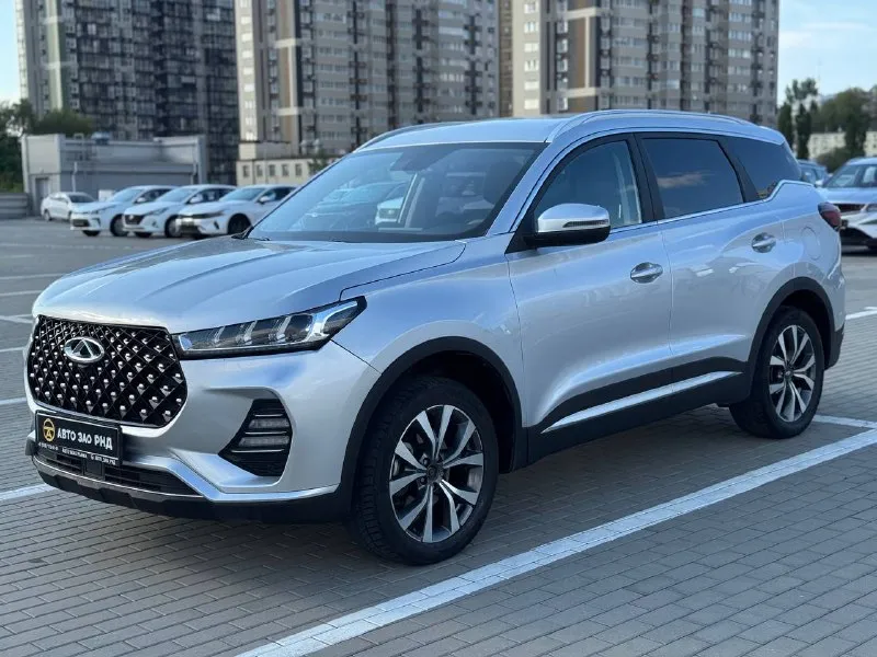 🚘 в продаже chery tiggo 7 pro год выпуска: 2023 пробег на табло: 50 831 км птс: электронный, юр. чистый двигатель: 1.5 бензин трансмиссия: aмт vin: lvvdb21b4pd784294 цена: 1 340 000 руб. 📞 + 7 (938) 130-35-61 адрес: г. ростов-на-дону, тц «сиверс», пр. сиверса, 23 – как нас найти способы оплаты: — наличные; — кредит (20 банков); — безнал без ндс; — обмен на ваш авто. больше подробностей об авто и способах оплаты узнавайте у менеджера @autozaorndbot ___________ смотрите все авто в наличии – https://autozao. ru/ max. ru/auto_zao_rnd 💬 🗺️ присоединяйтесь к авто зао в других городах: — москва — краснодар — авто зао юг (новый регион) - фотография - 1
