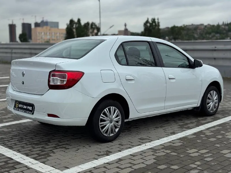 🚘 в продаже renault logan год выпуска: 2021 пробег на табло: 82 202 км птс: электронный, юр. чистый двигатель: 1.6 бензин трансмиссия: mt vin: x7l4srlv468420515 цена: 580 000 руб. 📞 + 7 (938) 130-35-61 адрес: г. ростов-на-дону, тц «сиверс», пр. сиверса, 23 – как нас найти способы оплаты: — наличные; — кредит (20 банков); — безнал без ндс; — обмен на ваш авто. больше подробностей об авто и способах оплаты узнавайте у менеджера @autozaorndbot ___________ смотрите все авто в наличии – https://autozao. ru/ max. ru/auto_zao_rnd 💬 🗺️ присоединяйтесь к авто зао в других городах: — москва — краснодар — авто зао юг (новый регион) - фотография - 4