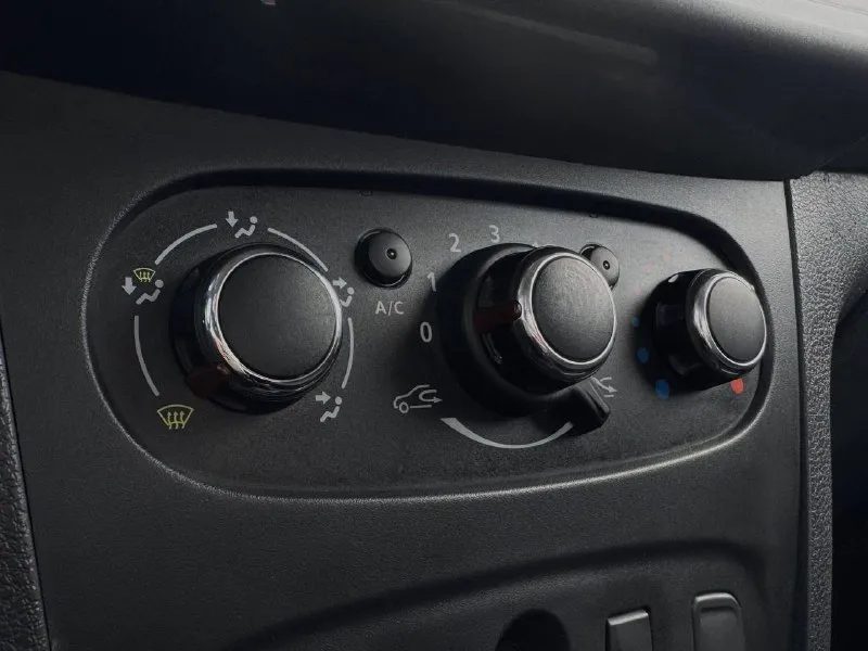 🚘 в продаже renault logan год выпуска: 2021 пробег на табло: 82 202 км птс: электронный, юр. чистый двигатель: 1.6 бензин трансмиссия: mt vin: x7l4srlv468420515 цена: 580 000 руб. 📞 + 7 (938) 130-35-61 адрес: г. ростов-на-дону, тц «сиверс», пр. сиверса, 23 – как нас найти способы оплаты: — наличные; — кредит (20 банков); — безнал без ндс; — обмен на ваш авто. больше подробностей об авто и способах оплаты узнавайте у менеджера @autozaorndbot ___________ смотрите все авто в наличии – https://autozao. ru/ max. ru/auto_zao_rnd 💬 🗺️ присоединяйтесь к авто зао в других городах: — москва — краснодар — авто зао юг (новый регион) - фотография - 8