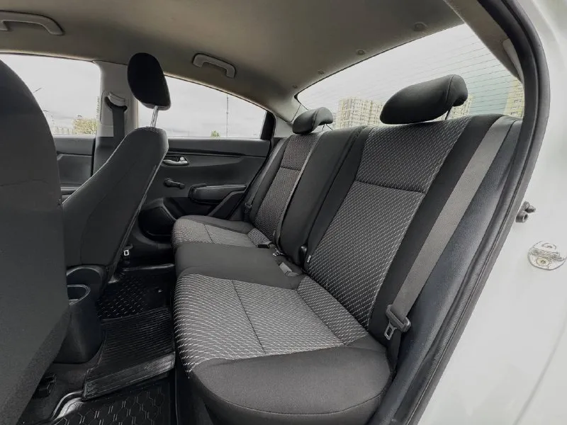 🚘 в продаже kia rio год выпуска: 2020 пробег на табло: 96 370 км птс: электронный, юр. чистый двигатель: 1.4 бензин трансмиссия: ат vin: z94c241ablr190964 цена: 830 000 руб. 📞 + 7 (938) 130-35-61 адрес: г. ростов-на-дону, тц «сиверс», пр. сиверса, 23 – как нас найти способы оплаты: — наличные; — кредит (20 банков); — безнал без ндс; — обмен на ваш авто. больше подробностей об авто и способах оплаты узнавайте у менеджера @autozaorndbot ___________ смотрите все авто в наличии – https://autozao. ru/ max. ru/auto_zao_rnd 💬 🗺️ присоединяйтесь к авто зао в других городах: — москва — краснодар — авто зао юг (новый регион) - фотография - 10