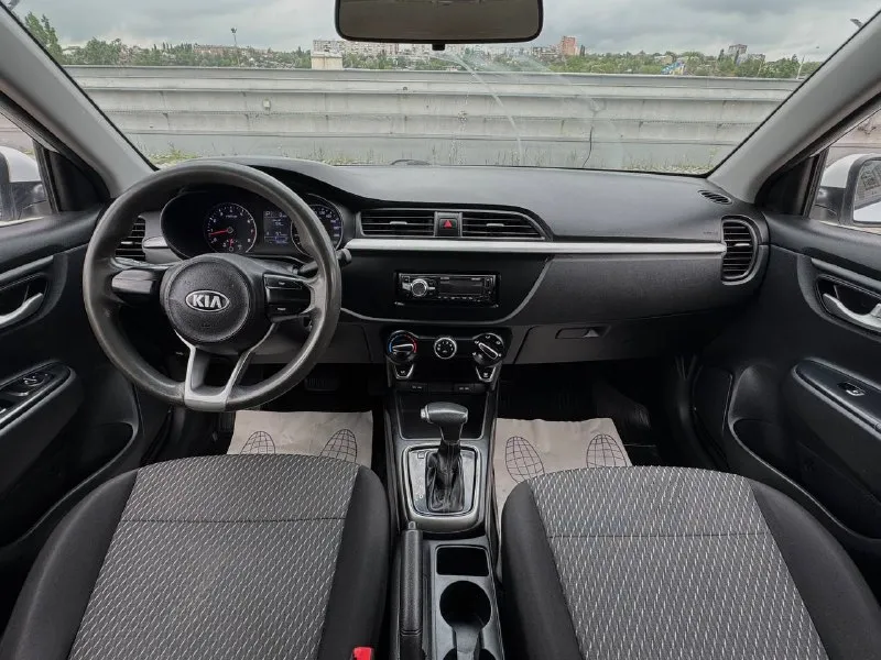 🚘 в продаже kia rio год выпуска: 2020 пробег на табло: 96 370 км птс: электронный, юр. чистый двигатель: 1.4 бензин трансмиссия: ат vin: z94c241ablr190964 цена: 830 000 руб. 📞 + 7 (938) 130-35-61 адрес: г. ростов-на-дону, тц «сиверс», пр. сиверса, 23 – как нас найти способы оплаты: — наличные; — кредит (20 банков); — безнал без ндс; — обмен на ваш авто. больше подробностей об авто и способах оплаты узнавайте у менеджера @autozaorndbot ___________ смотрите все авто в наличии – https://autozao. ru/ max. ru/auto_zao_rnd 💬 🗺️ присоединяйтесь к авто зао в других городах: — москва — краснодар — авто зао юг (новый регион) - фотография - 5