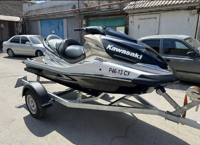 Kawasaki ultra 260 lx год выпуска: 2012 мощность л. с.:260 объем двигателя, см(3) 1498 ✅гидроцикл в идеальном техническом и внешним состоянии 🚤🚀!✅наработка 137 мото часа !!! торг уместен. дополнительные фото и видео скину по запросу. цена: 1 150 000р +79497141953 - фотография - 1