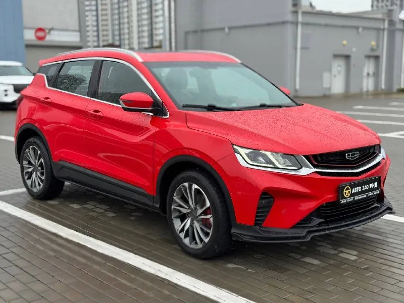 🚘 в продаже geely coolray год выпуска: 2022 пробег на табло: 57 120 км птс: электронный двигатель: 1.5 бензин трансмиссия: amt vin: y4k8622z2nb905833 цена: 1 450 000 руб. 📞 + 7 (938) 130-35-61 адрес: г. ростов-на-дону, тц «сиверс», пр. сиверса, 23 – как нас найти способы оплаты: — наличные; — кредит (20 банков); — безнал без ндс; — обмен на ваш авто. больше подробностей об авто и способах оплаты узнавайте у менеджера @autozaorndbot ___________ смотрите все авто в наличии – https://autozao. ru/ max. ru/auto_zao_rnd 💬 🗺️ присоединяйтесь к авто зао в других городах: — москва — краснодар — авто зао юг (новый регион) - фотография - 2