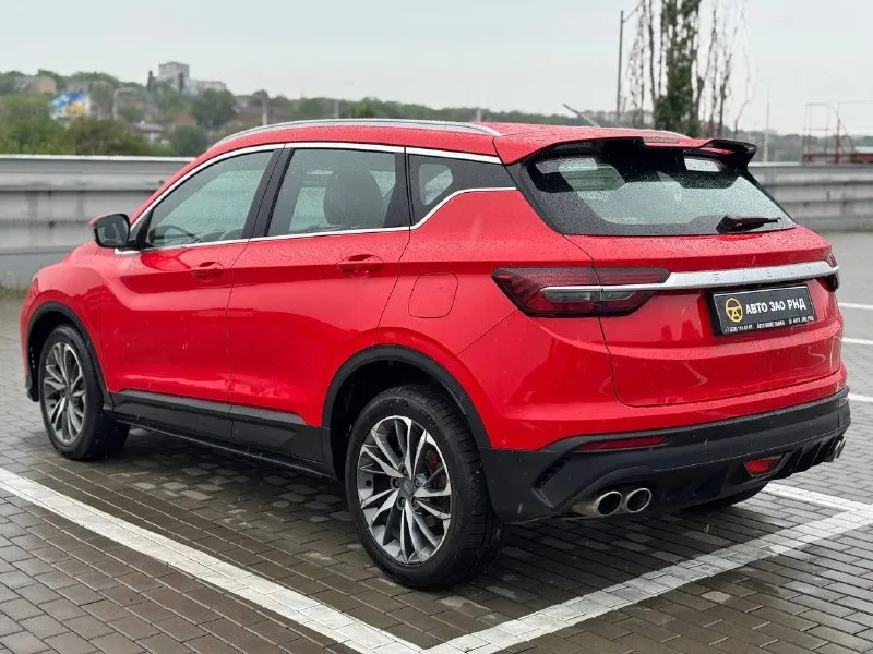 🚘 в продаже geely coolray год выпуска: 2022 пробег на табло: 57 120 км птс: электронный двигатель: 1.5 бензин трансмиссия: amt vin: y4k8622z2nb905833 цена: 1 450 000 руб. 📞 + 7 (938) 130-35-61 адрес: г. ростов-на-дону, тц «сиверс», пр. сиверса, 23 – как нас найти способы оплаты: — наличные; — кредит (20 банков); — безнал без ндс; — обмен на ваш авто. больше подробностей об авто и способах оплаты узнавайте у менеджера @autozaorndbot ___________ смотрите все авто в наличии – https://autozao. ru/ max. ru/auto_zao_rnd 💬 🗺️ присоединяйтесь к авто зао в других городах: — москва — краснодар — авто зао юг (новый регион) - фотография - 3