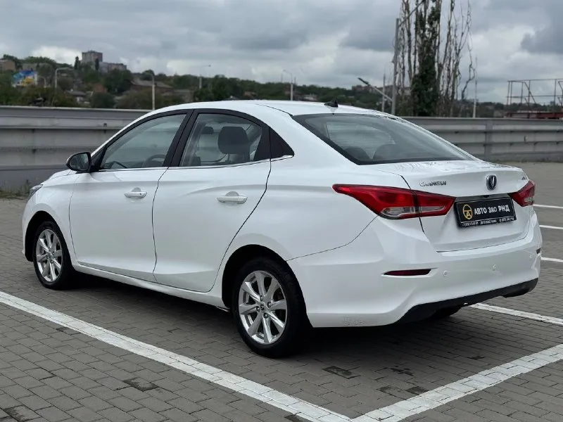 🚘 в продаже changan alsvin год выпуска: 2023 пробег на табло: 66 345 км птс: электронный двигатель: 1.5 бензин трансмиссия: amt vin: ls5a2ase3pd926874 цена: 810 000 руб. 📞 + 7 (938) 130-35-61 адрес: г. ростов-на-дону, тц «сиверс», пр. сиверса, 23 – как нас найти способы оплаты: — наличные; — кредит (20 банков); — безнал без ндс; — обмен на ваш авто. больше подробностей об авто и способах оплаты узнавайте у менеджера @autozaorndbot ___________ смотрите все авто в наличии – https://autozao. ru/ max. ru/auto_zao_rnd 💬 🗺️ присоединяйтесь к авто зао в других городах: — москва — краснодар — авто зао юг (новый регион) - фотография - 3