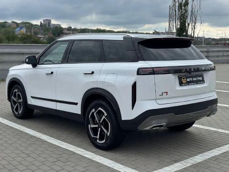 🚘 в продаже jaecoo j7 год выпуска: 2025 пробег на табло: 31 965 км птс: электронный двигатель: 1.6 бензин трансмиссия: amt vin: edxdb21b2sc045836 цена: 2 030 000 руб. 📞 + 7 (938) 130-35-61 адрес: г. ростов-на-дону, тц «сиверс», пр. сиверса, 23 – как нас найти способы оплаты: — наличные; — кредит (20 банков); — безнал без ндс; — обмен на ваш авто. больше подробностей об авто и способах оплаты узнавайте у менеджера @autozaorndbot ___________ смотрите все авто в наличии – https://autozao. ru/ max. ru/auto_zao_rnd 💬 🗺️ присоединяйтесь к авто зао в других городах: — москва — краснодар — авто зао юг (новый регион) - фотография - 1