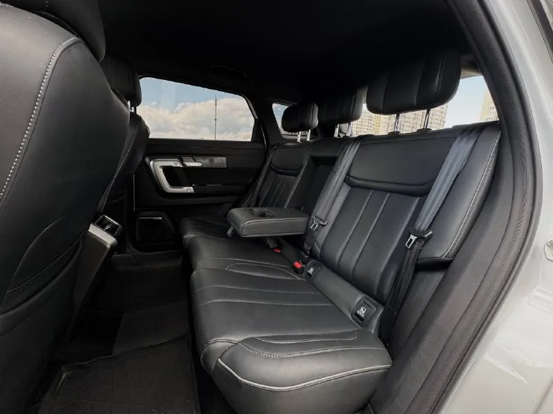 🚘 в продаже jaecoo j7 год выпуска: 2025 пробег на табло: 31 965 км птс: электронный двигатель: 1.6 бензин трансмиссия: amt vin: edxdb21b2sc045836 цена: 2 030 000 руб. 📞 + 7 (938) 130-35-61 адрес: г. ростов-на-дону, тц «сиверс», пр. сиверса, 23 – как нас найти способы оплаты: — наличные; — кредит (20 банков); — безнал без ндс; — обмен на ваш авто. больше подробностей об авто и способах оплаты узнавайте у менеджера @autozaorndbot ___________ смотрите все авто в наличии – https://autozao. ru/ max. ru/auto_zao_rnd 💬 🗺️ присоединяйтесь к авто зао в других городах: — москва — краснодар — авто зао юг (новый регион) - фотография - 7
