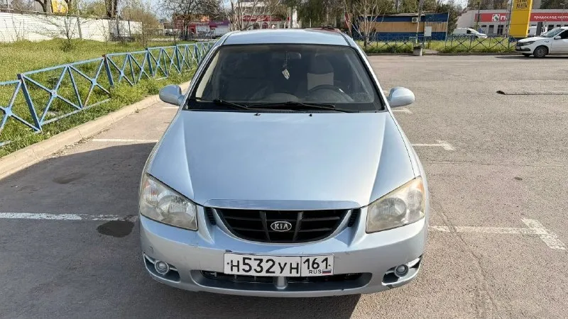 Kia cerato 1, 2005г. машина на ходу и обслужена, после зимы была поменяна вся подвеска и подрамник, все расходники поменяны. ездила жена, в основном по городу. единственный момент связан с рыжиками на арках и порогах, днище целое. од 1.6, пробег 230 000. цена: 400т. р торг возможен. контакты: 89081904638 - фотография - 1