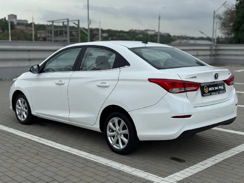 🚘 в продаже changan alsvin год выпуска: 2023 пробег на табло: 82 342 км птс: электронный двигатель: 1.5 бензин трансмиссия: amt vin: ls5a2ase1pd926291 цена: 830 000 руб. 📞 + 7 (938) 130-35-61 адрес: г. ростов-на-дону, тц «сиверс», пр. сиверса, 23 – как нас найти способы оплаты: — наличные; — кредит (20 банков); — безнал без ндс; — обмен на ваш авто. больше подробностей об авто и способах оплаты узнавайте у менеджера @autozaorndbot ___________ смотрите все авто в наличии – https://autozao. ru/ max. ru/auto_zao_rnd 💬 🗺️ присоединяйтесь к авто зао в других городах: — москва — краснодар — авто зао юг (новый регион) - фотография - 3