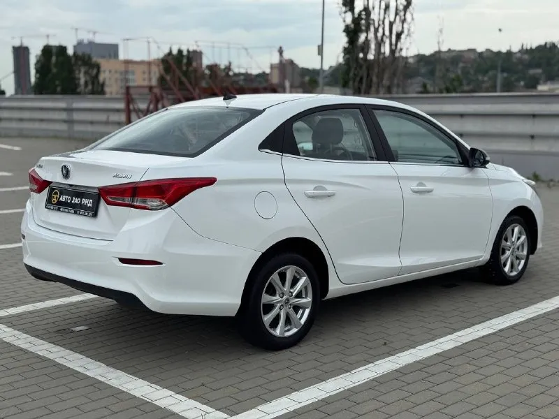 🚘 в продаже changan alsvin год выпуска: 2023 пробег на табло: 82 342 км птс: электронный двигатель: 1.5 бензин трансмиссия: amt vin: ls5a2ase1pd926291 цена: 830 000 руб. 📞 + 7 (938) 130-35-61 адрес: г. ростов-на-дону, тц «сиверс», пр. сиверса, 23 – как нас найти способы оплаты: — наличные; — кредит (20 банков); — безнал без ндс; — обмен на ваш авто. больше подробностей об авто и способах оплаты узнавайте у менеджера @autozaorndbot ___________ смотрите все авто в наличии – https://autozao. ru/ max. ru/auto_zao_rnd 💬 🗺️ присоединяйтесь к авто зао в других городах: — москва — краснодар — авто зао юг (новый регион) - фотография - 4