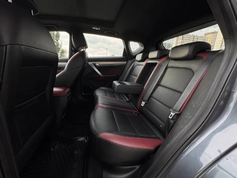 🚘 в продаже geely coolray год выпуска: 2022 пробег на табло: 82 433 км птс: электронный двигатель: 1.5 бензин трансмиссия: amt vin: y4k8622z3nb907381 цена: 1 460 000 руб. 📞 + 7 (938) 130-35-61 адрес: г. ростов-на-дону, тц «сиверс», пр. сиверса, 23 – как нас найти способы оплаты: — наличные; — кредит (20 банков); — безнал без ндс; — обмен на ваш авто. больше подробностей об авто и способах оплаты узнавайте у менеджера @autozaorndbot ___________ смотрите все авто в наличии – https://autozao. ru/ max. ru/auto_zao_rnd 💬 🗺️ присоединяйтесь к авто зао в других городах: — москва — краснодар — авто зао юг (новый регион) - фотография - 10