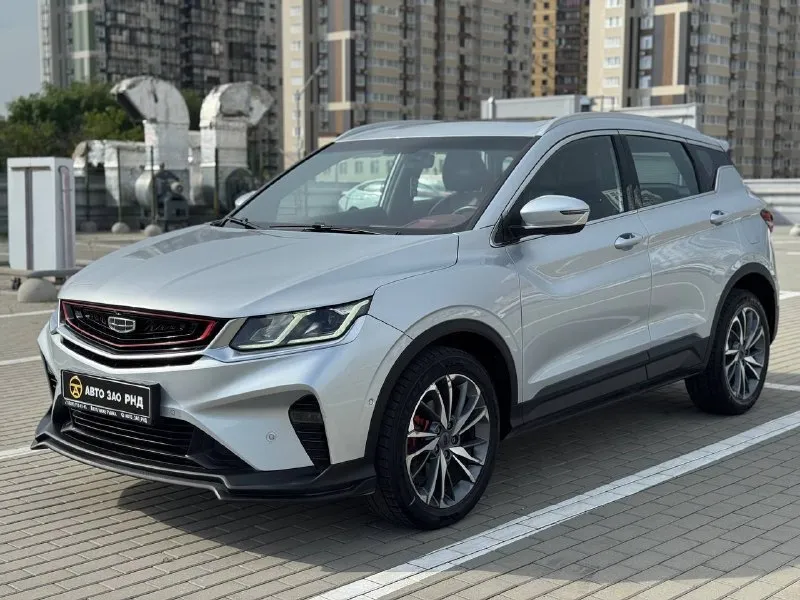 🚘 в продаже geely coolray год выпуска: 2022 пробег на табло: 74 207 км птс: электронный двигатель: 1.5 бензин трансмиссия: amt vin: y4k8622z8nb905920 цена: 1 450 000 руб. 📞 + 7 (938) 130-35-61 адрес: г. ростов-на-дону, тц «сиверс», пр. сиверса, 23 – как нас найти способы оплаты: — наличные; — кредит (20 банков); — безнал без ндс; — обмен на ваш авто. больше подробностей об авто и способах оплаты узнавайте у менеджера @autozaorndbot ___________ смотрите все авто в наличии – https://autozao. ru/ max. ru/auto_zao_rnd 💬 🗺️ присоединяйтесь к авто зао в других городах: — москва — краснодар — авто зао юг (новый регион) - фотография - 1