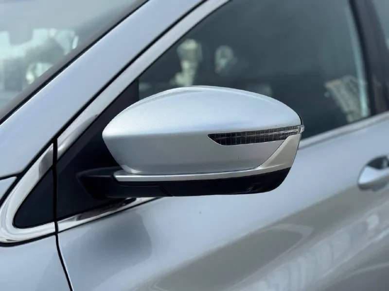 🚘 в продаже geely coolray год выпуска: 2022 пробег на табло: 74 207 км птс: электронный двигатель: 1.5 бензин трансмиссия: amt vin: y4k8622z8nb905920 цена: 1 450 000 руб. 📞 + 7 (938) 130-35-61 адрес: г. ростов-на-дону, тц «сиверс», пр. сиверса, 23 – как нас найти способы оплаты: — наличные; — кредит (20 банков); — безнал без ндс; — обмен на ваш авто. больше подробностей об авто и способах оплаты узнавайте у менеджера @autozaorndbot ___________ смотрите все авто в наличии – https://autozao. ru/ max. ru/auto_zao_rnd 💬 🗺️ присоединяйтесь к авто зао в других городах: — москва — краснодар — авто зао юг (новый регион) - фотография - 9